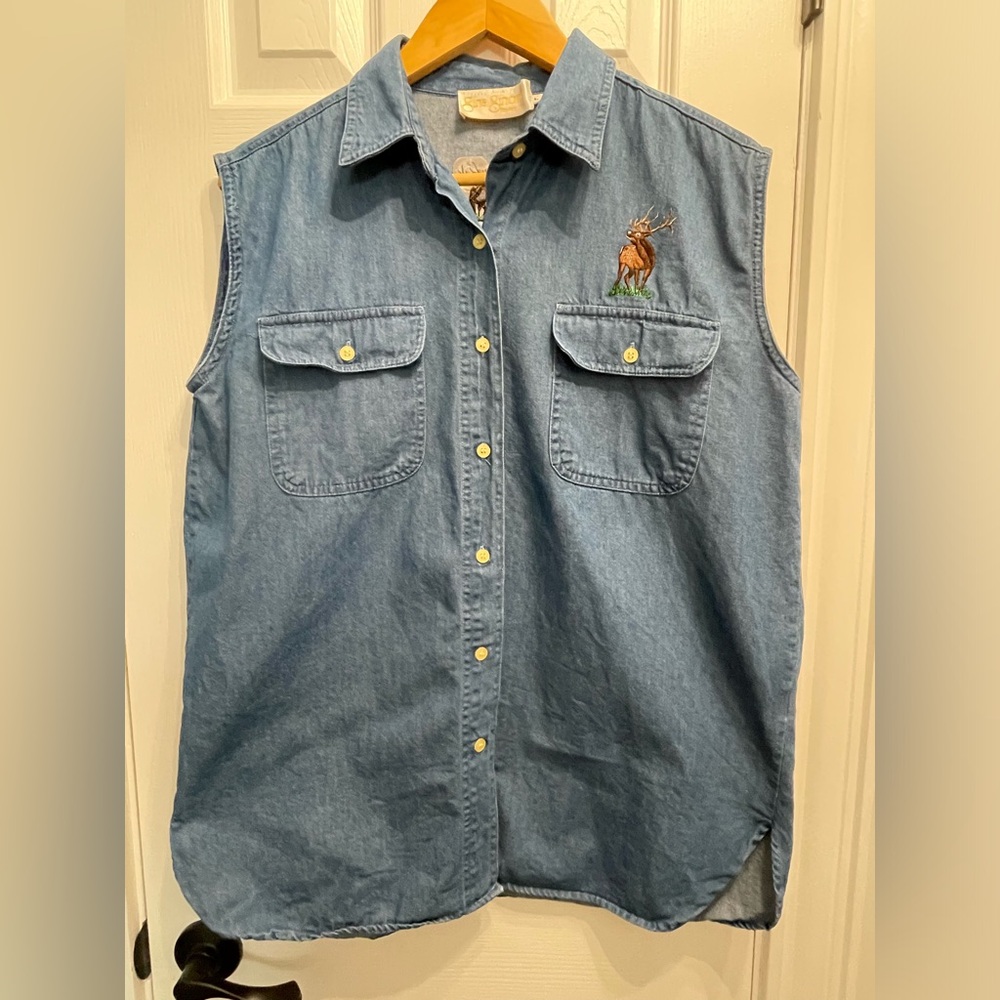 Vtg Gina Ginori Women’s Denim Sleeveless Button Up Shirt Embroidered Deer Large